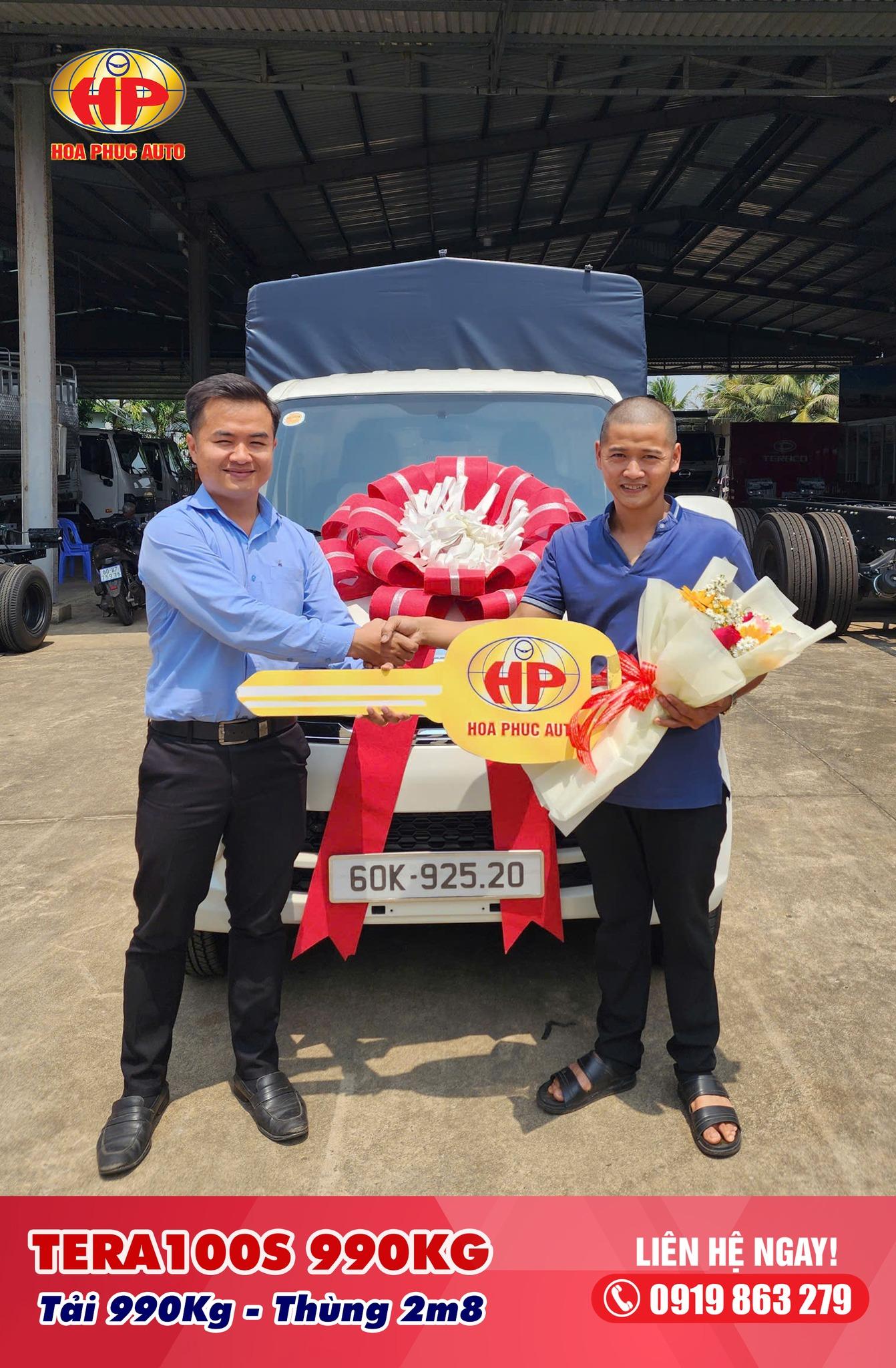 Bàn Giao Dòng Xe TERA100S Thùng mui bạt tiêu chuẩn màu trắng cho quý khách hàng ở Dầu Giây