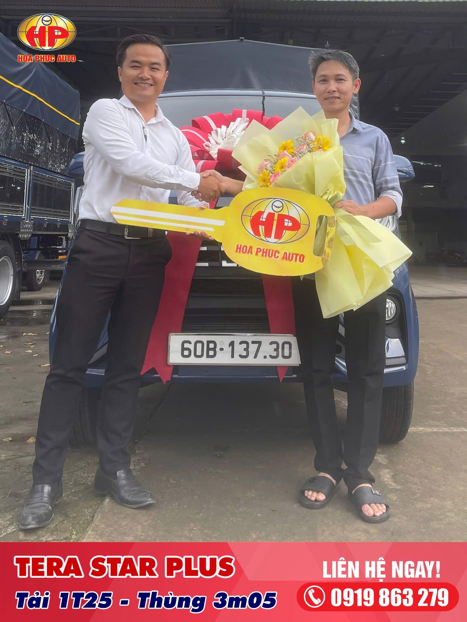 Bàn giao xe tải nhẹ Tera Star Plus mui bạt đến quý khách hàng