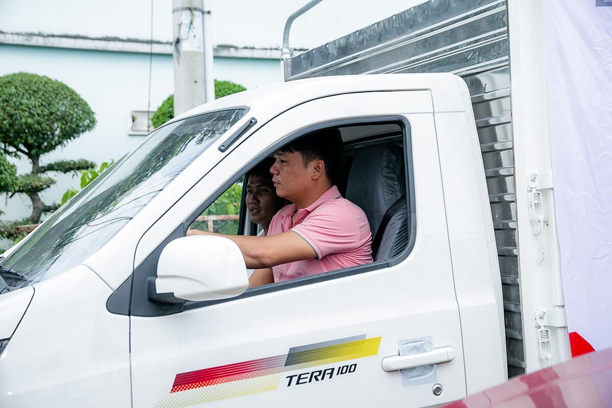 Anh Lê Huy Hoàng, chủ một công ty phân phối thực phẩm tại Bình Dương nhận xét: “Bản thân tôi đang sử dụng chiếc Tera100 đời 2019